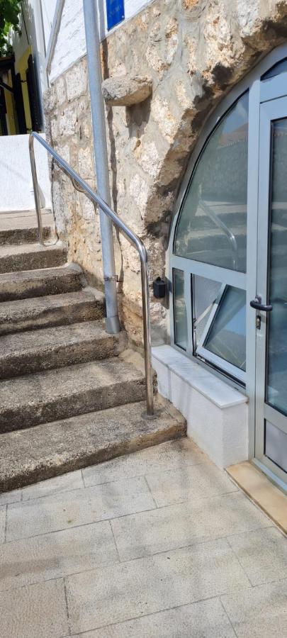 Lucija Apartment Punat